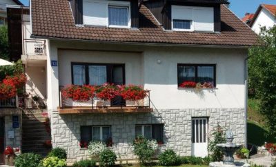 Apartment & Rooms Ana***