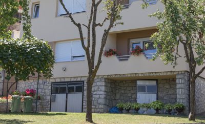 Apartment & Rooms Iris***