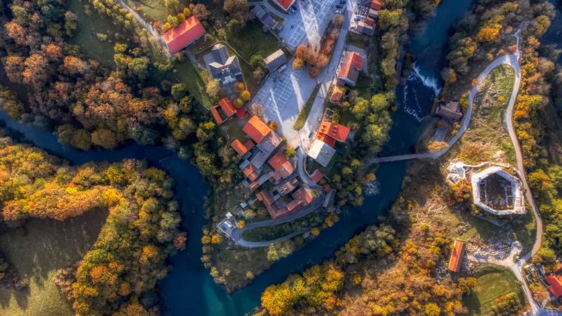 10 razloga zašto biste posjetili destinaciju Slunj Rastoke